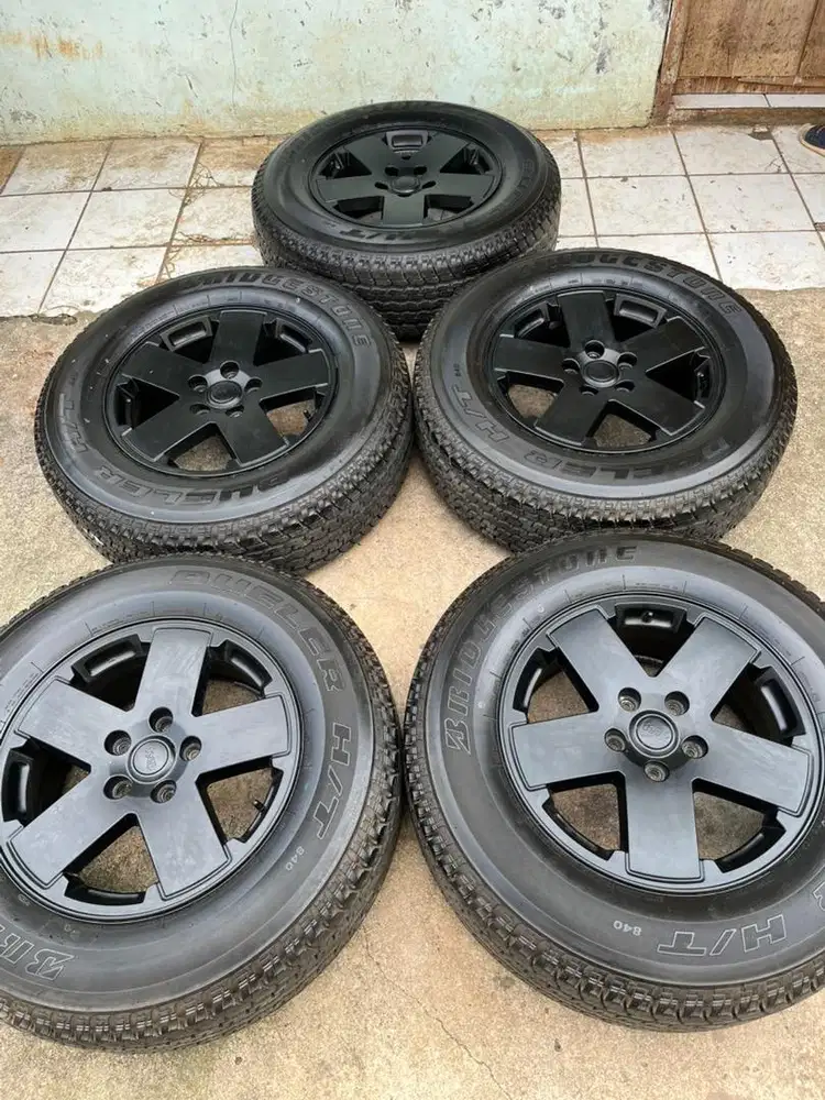 Velg Oem Jeep Wrangler R18 5x127 +Ban 95%