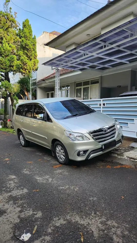 TOYOTA KIJANG INNOVA DIESEL 2.5 G/AT 2014 PEMAKAI PRIBADI ISTIMEWA