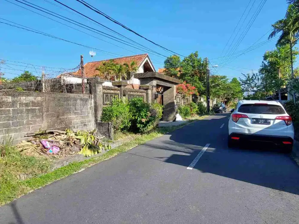 Tanah loksi elit isi bangunan lama jln Induk utama Tukad sungi Renon