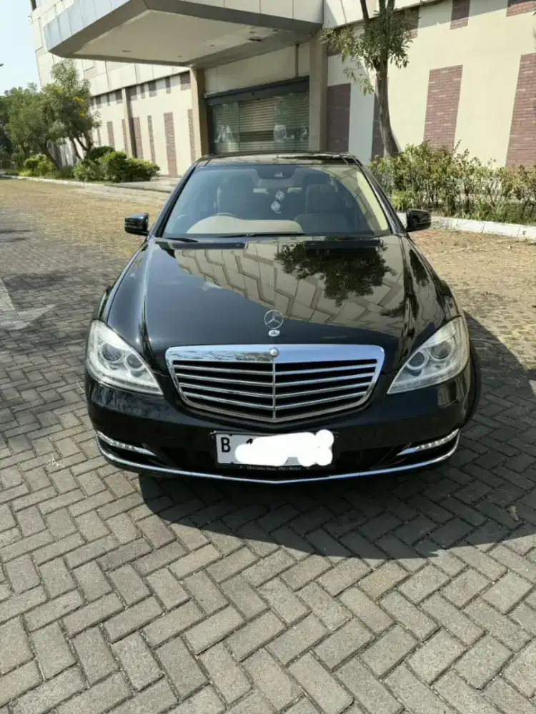 2013 Mercedes Benz S350L. Collector item!