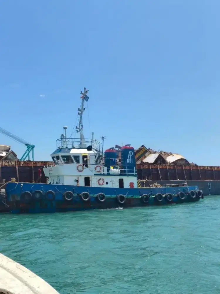 Di jual Tugboat / kapal tunda mesin Cummins 2x500 hp tahun 2003