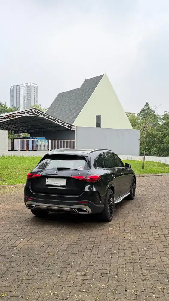 Mercedes-Benz GLC300 2023 Bensin