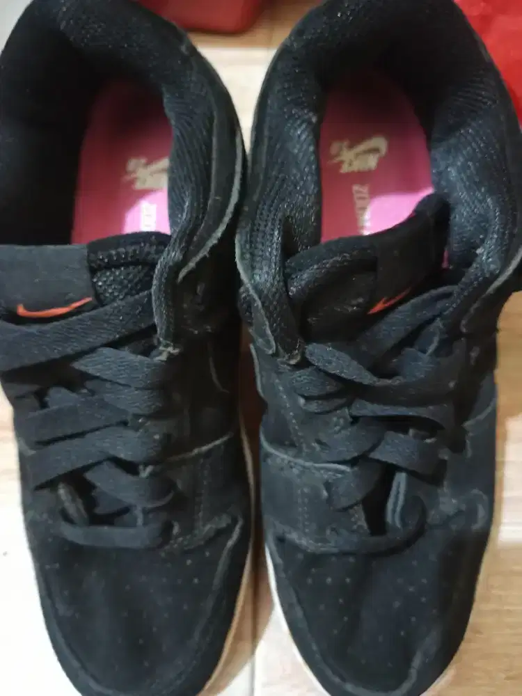Dijual sepatu Nike air ukuran 41 ORI barang masih mulus pemakaian