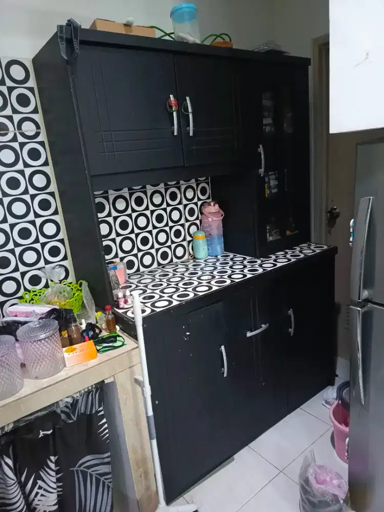 Rak atau lemari piring, panci dll
