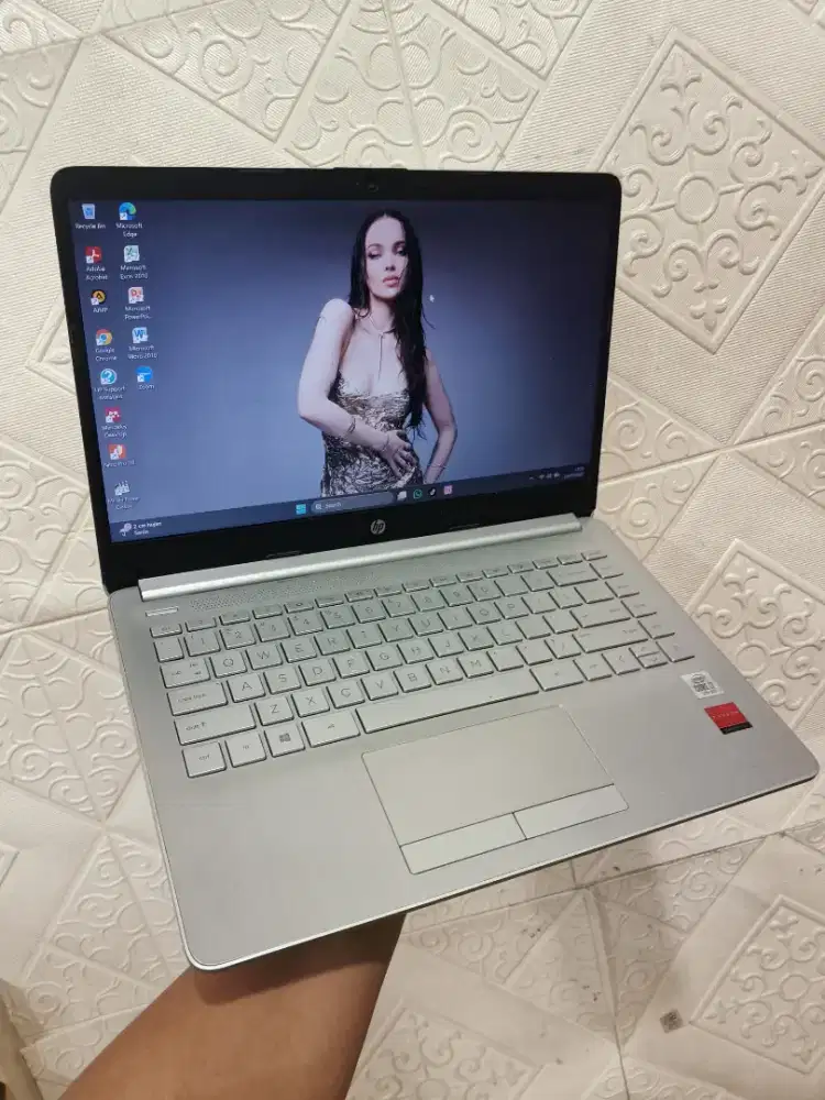Laptop HP 14s CF2007tx Core i7-10510u Ram 8/512GB