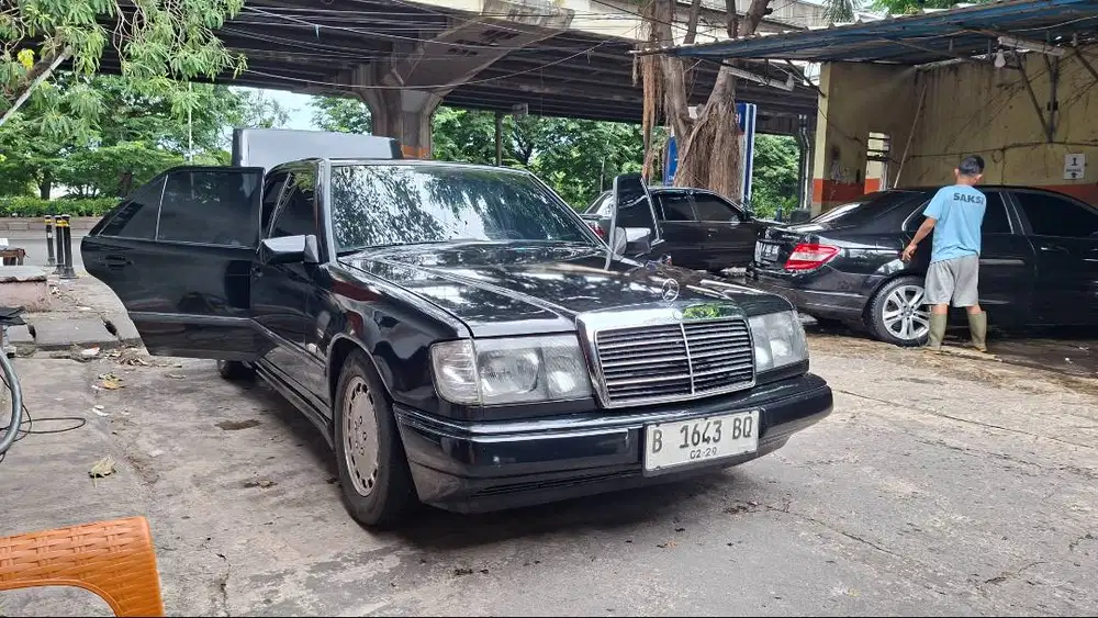 JUAL MERCY W124 200, MANUAL, TAHUN 88