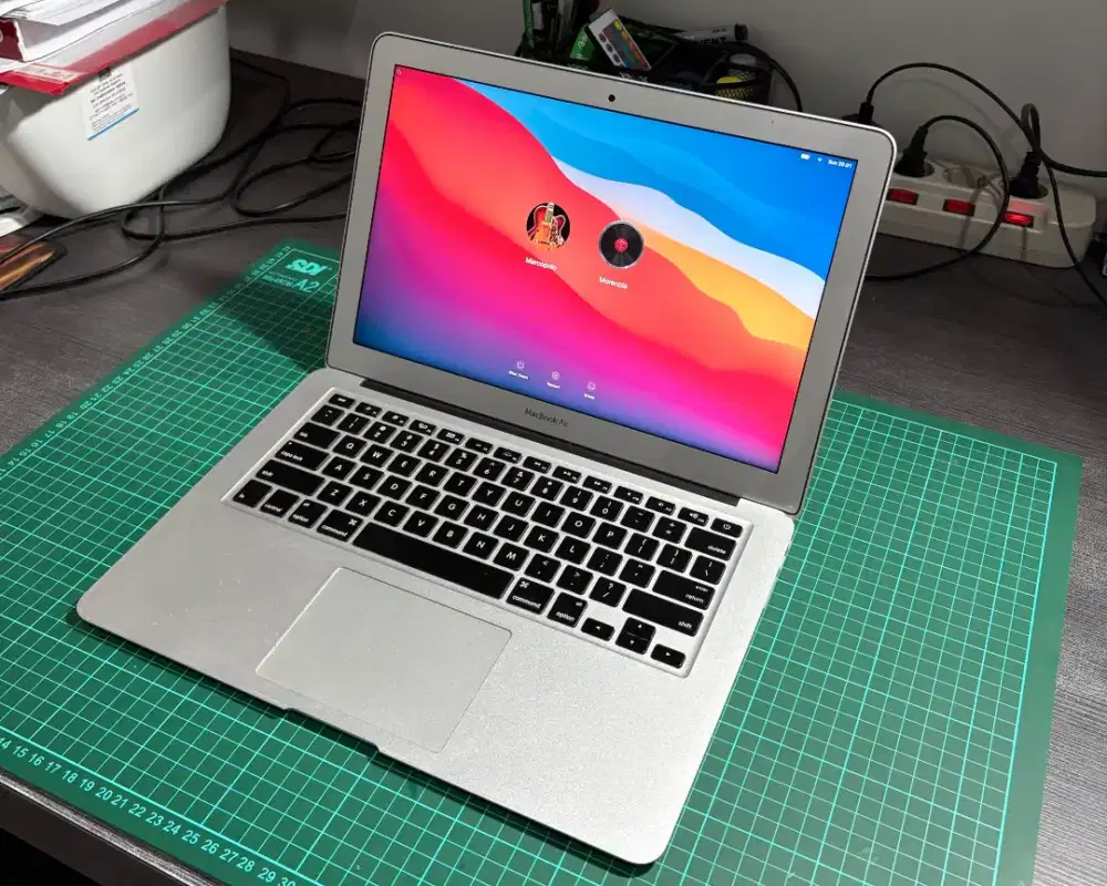 MacBook Air 13 inch Retina I5-8GB-128GB