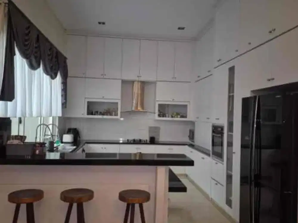 di jual rumah pik 1 manyar
