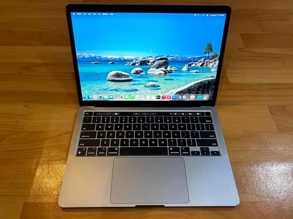 Macbook Pro 13 Inch 2020 M1 (Gratis Tas + Casing Armor 400rban)