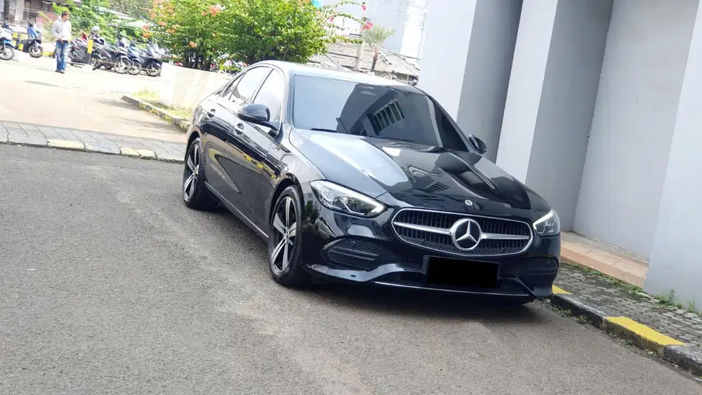 [ LOW KM ] Mercedes Benz Mercy C 200 C200 Avantgarde W206 AT 2022/2023