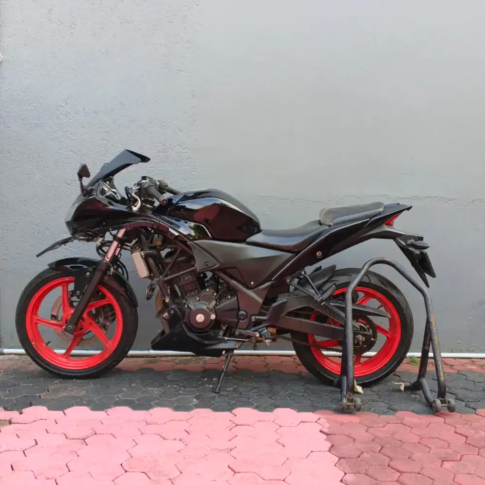 Di jual Honda CBR 250 CC