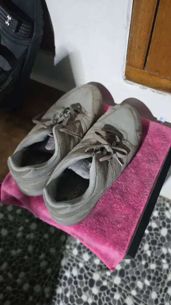 Sepatu Piero Abu size 45
