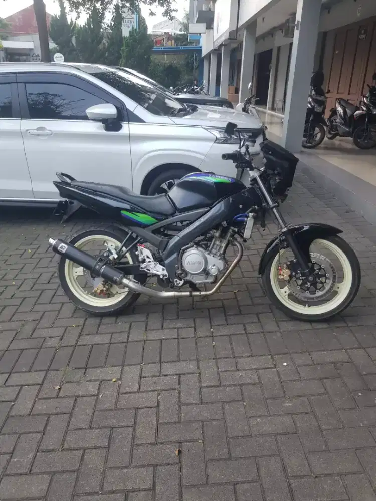 Jual cepat BU buat bayar utang 4,5juta vixion 2010 nego sejadinya
