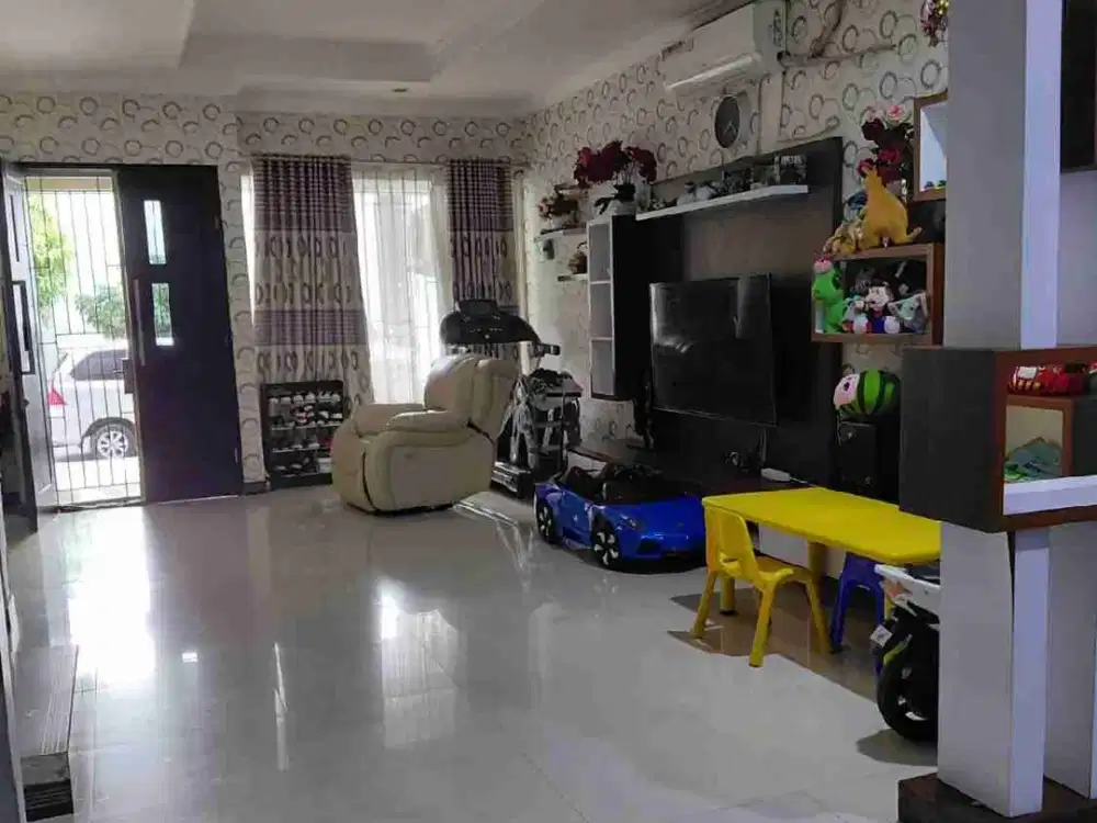 Dijual Rumah 3 lantai di Citra Garden 7, Kalideres, Jakarta Barat.