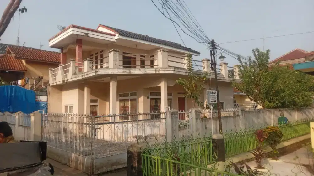DIJUAL CEPAT, Rumah Pinggir Jalan Besar di Majalaya.