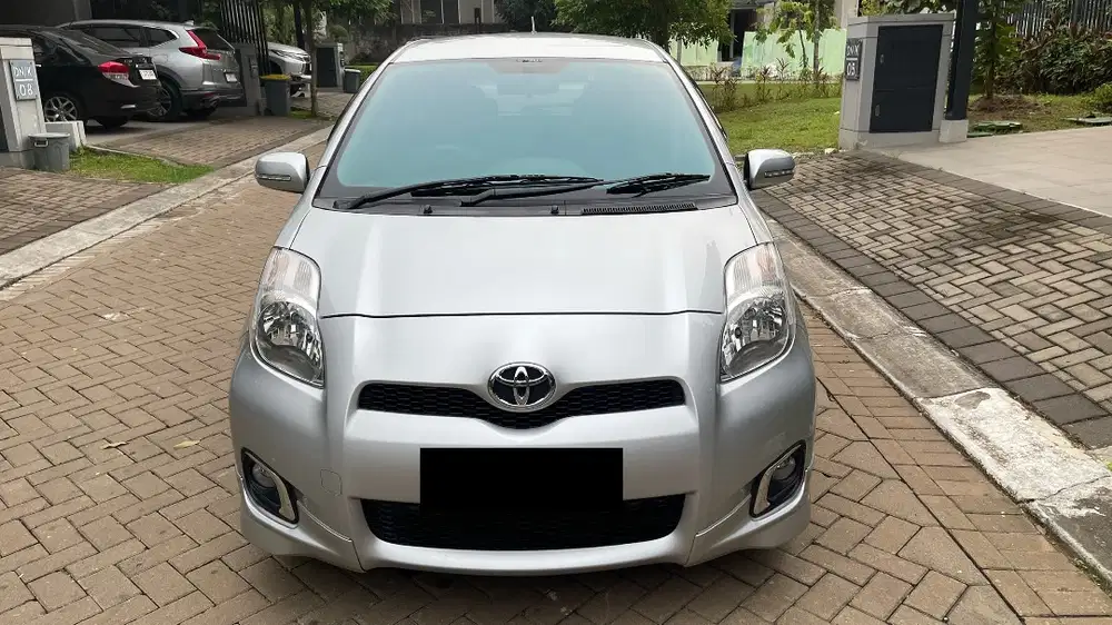 (Low Km 20ribu)TOYOTA YARIS 1.5 E AT Matic Tahun NIK 2013