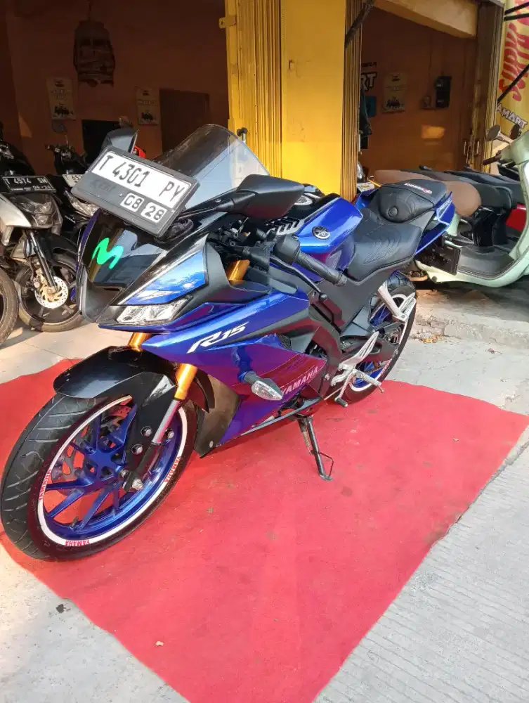 Y. R15 V3 Thn 2018