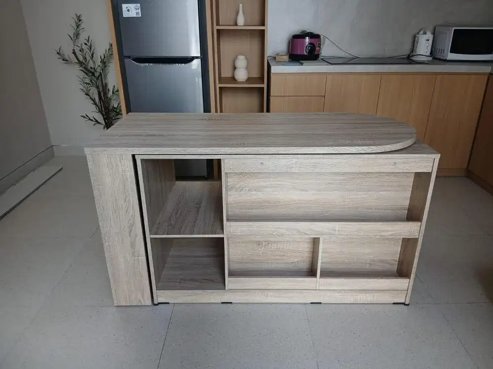 Meja Island modern