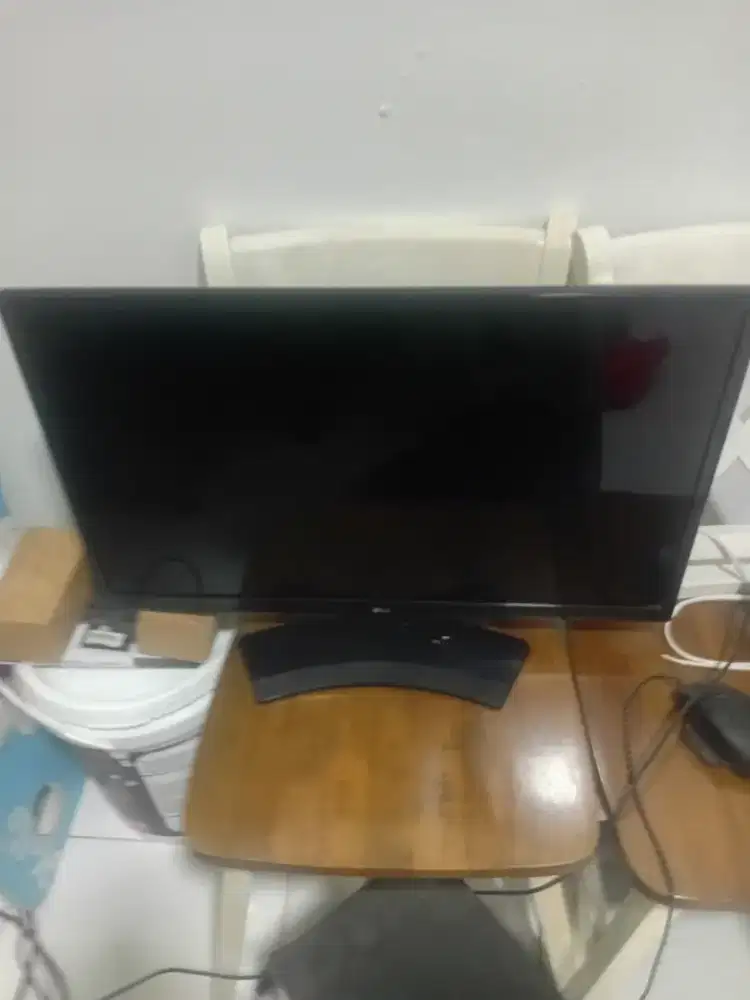 komputer sama layar, keyboard, mouse.