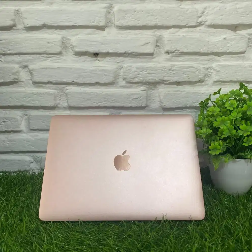 Macbook Retina 2017 InteL Core M3 Ram 8Gb Ssd 256Gb fulsett CC rendah