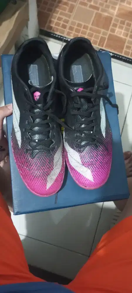 sepatu futsal Mills evos in