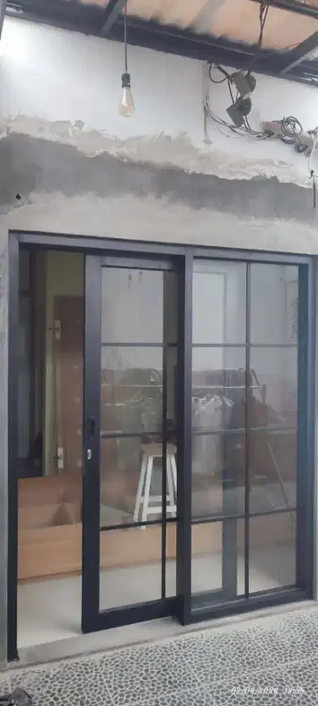 Pintu geser & kusen kaca mati ornamen T210cm L180cm hrg 4,2 jt / unit