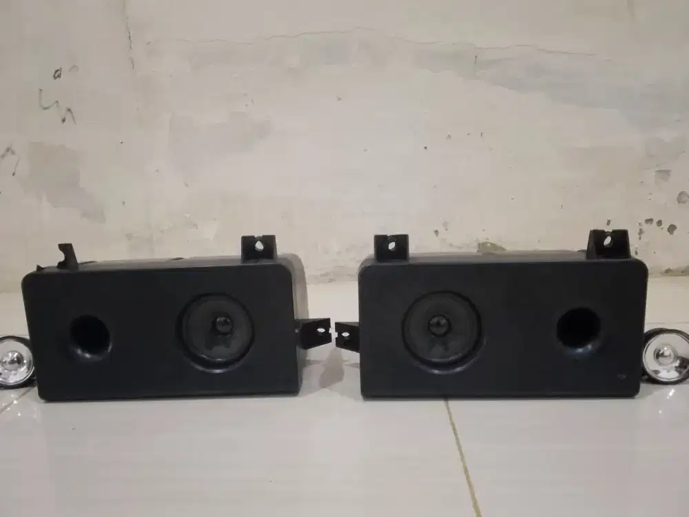 Sepasang speaker pasif harus pakai ampli atau tip