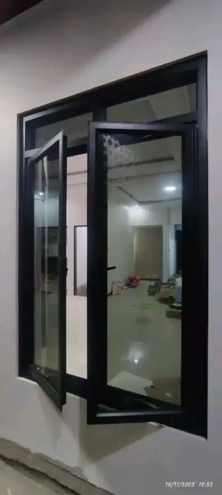 Jendela alumunium dobel daun T150cm L120cm hrg terpasang 2,2 jt / unit