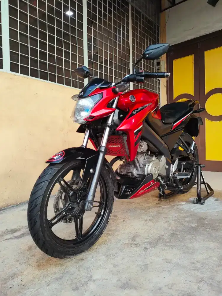 Yamaha Vixion / Vixion 150 Advance 2016, Red Premium Metalic, Mulus.