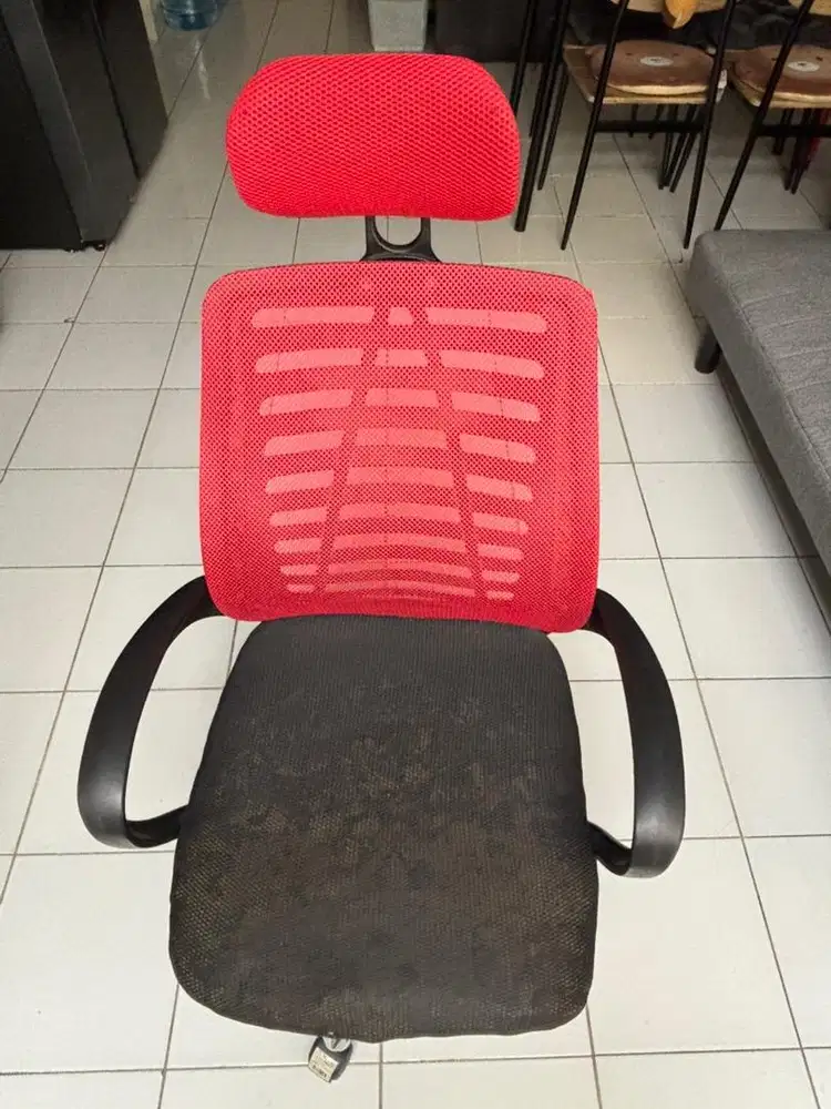 Kursi belajar atau komputer pakai roda