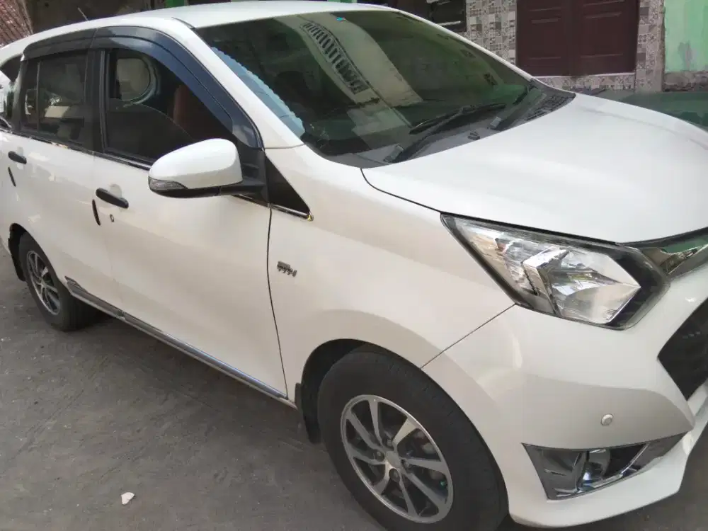 Sigra R delux 2017