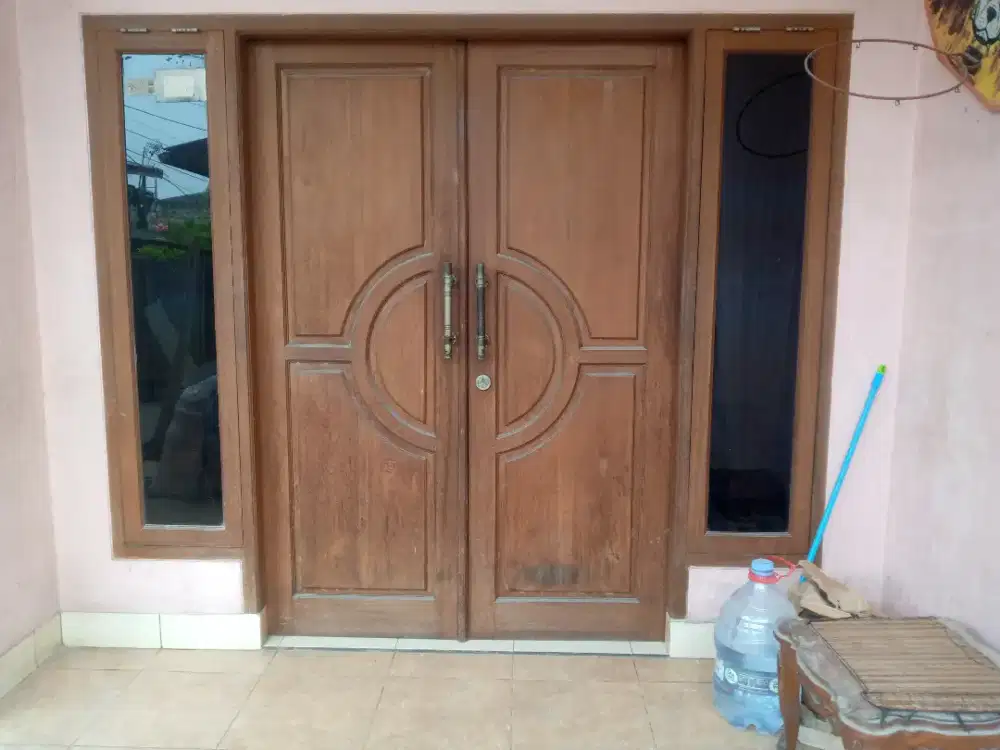 Kusen pintu kamper ada 2 pintu + jendela kaca + teralis