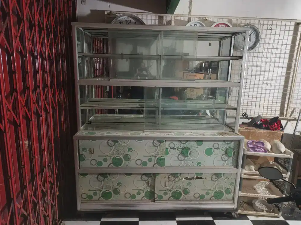 Rak Etalase besar 3 buah