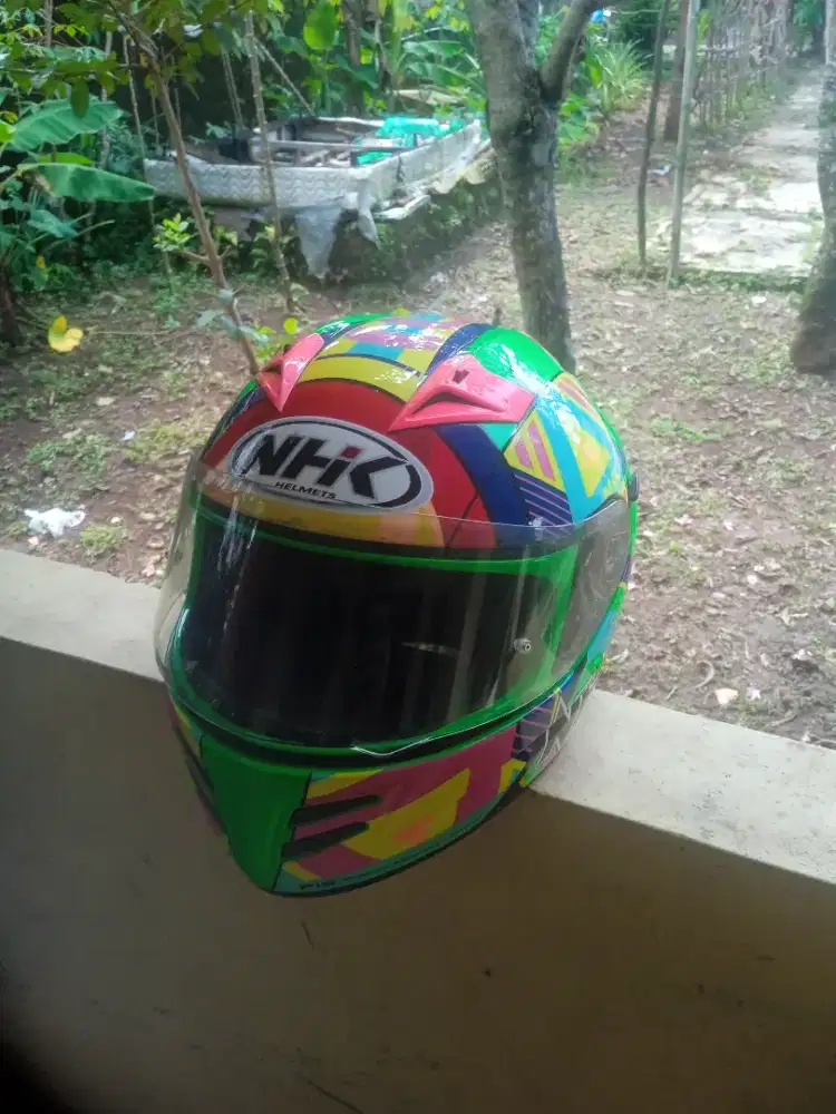 Helm fullface NHK size L