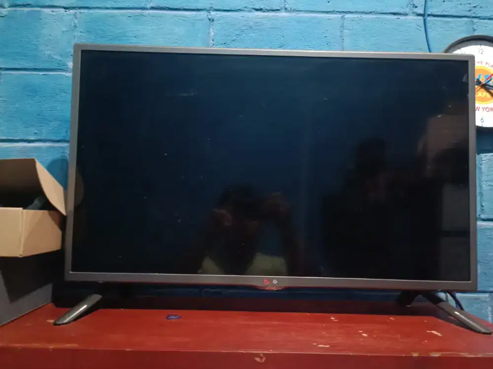 LG TV 32 INCH bekas