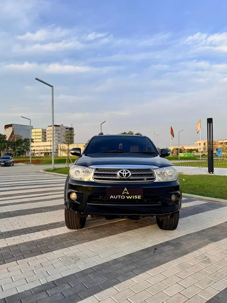 FORTUNER G AT DIESEL 2010 BLACK ON BEIGE