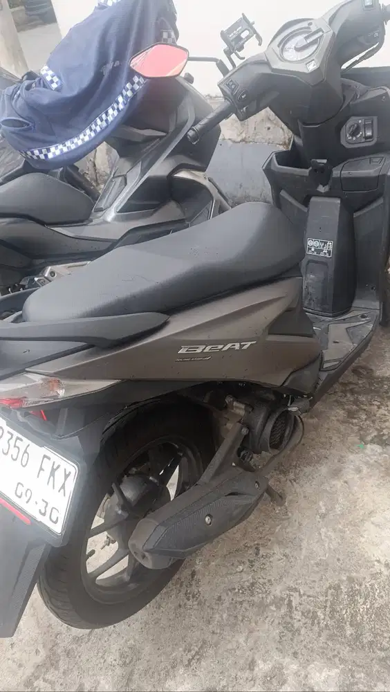 Jual motor Honda beat deluxe mate brown smart key,tdk ada yang pake
