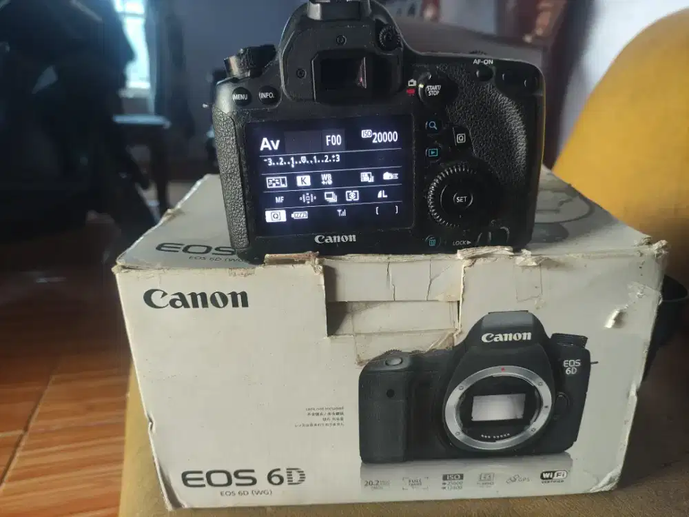 Canon EOS 6D + lensa 50MM