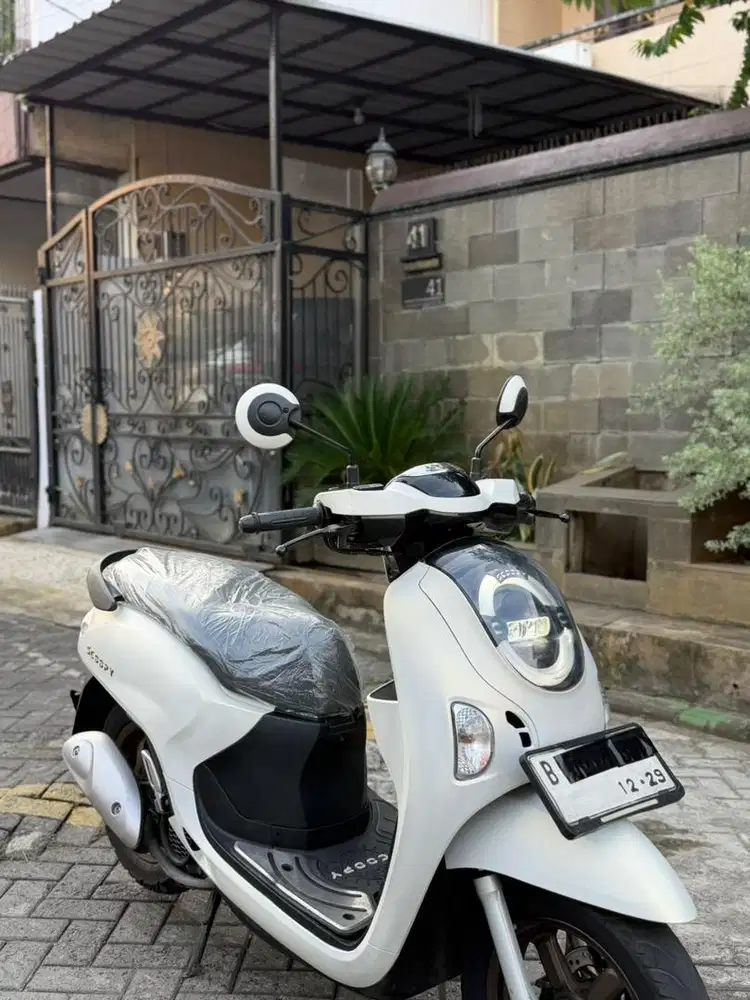 KM 800! SCOOPY PRESTIGE 2024 PAJAK BULAN 12-2025 W PUTIH FAVORIT