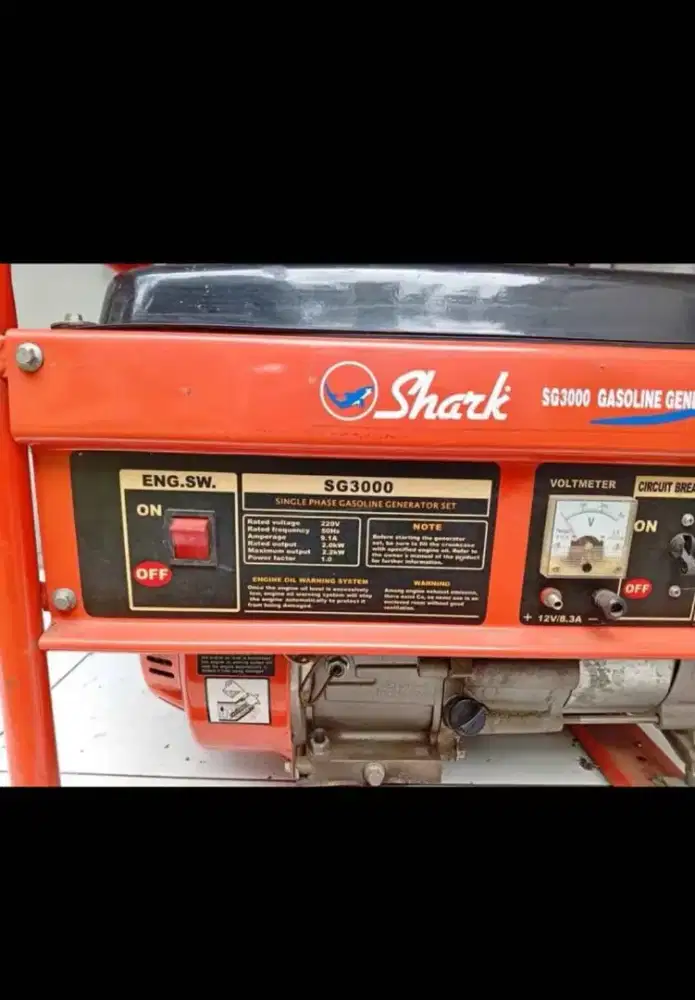Genset Shark, warna merah