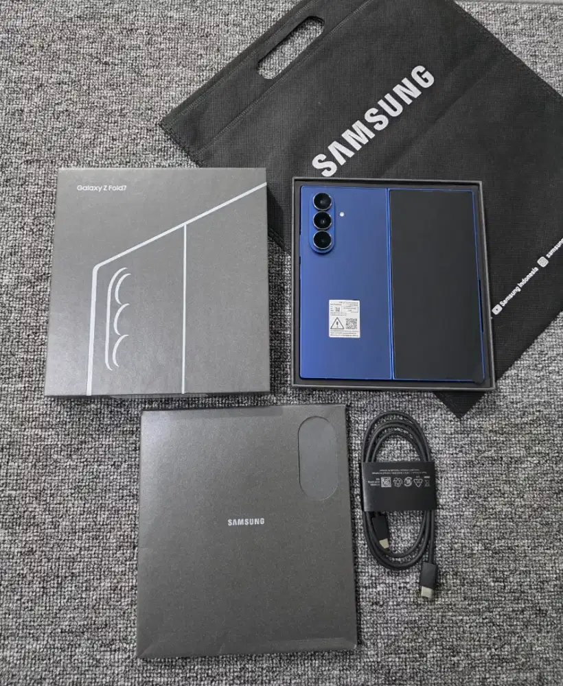 Samsung Z fold7 Ram 12/256GB Garansi resmi jarang di pakai