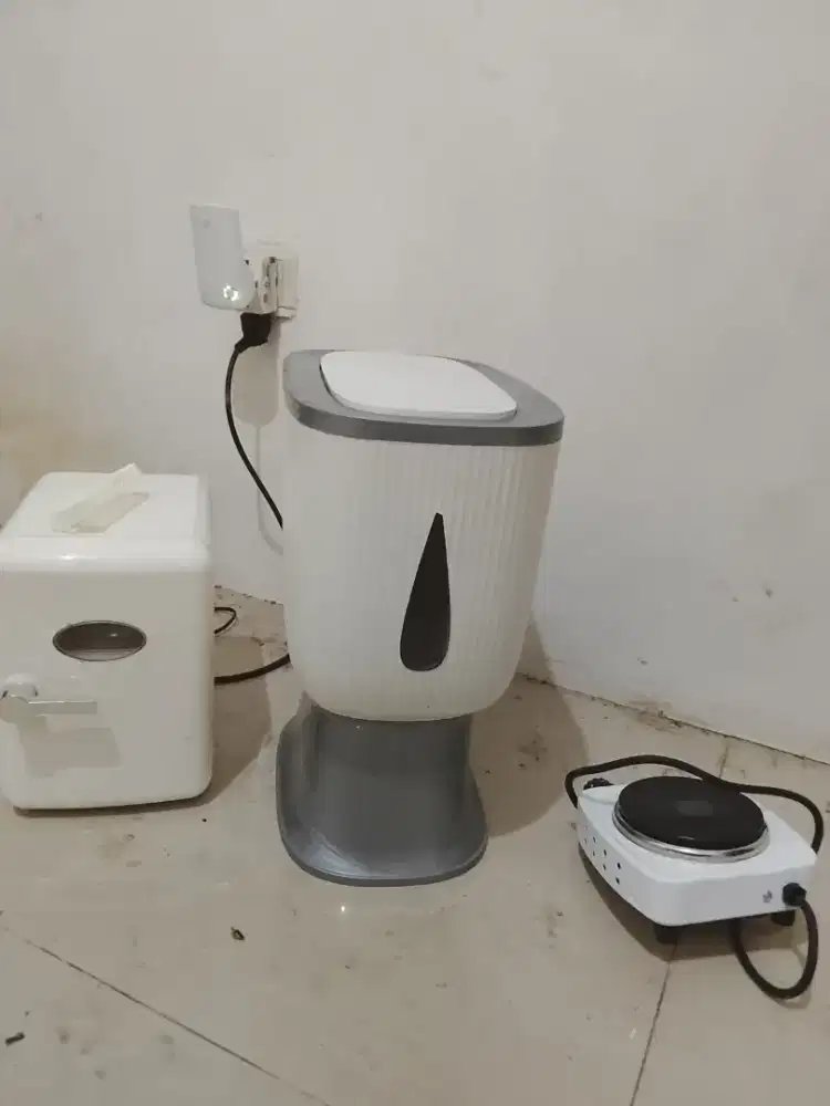 Kulkas mini bekas+dispenser beras+kompor listrik