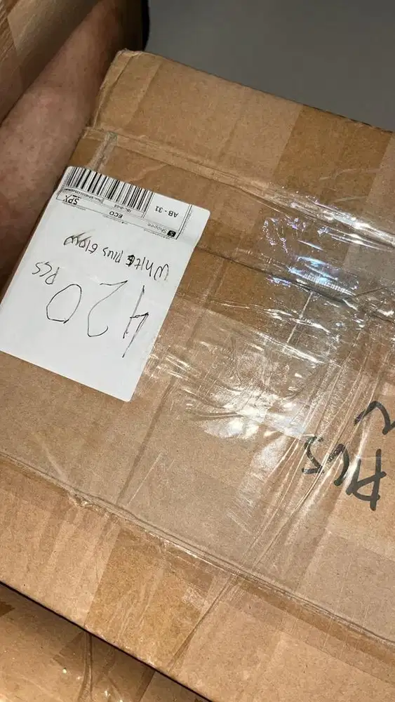 Sisa stock body care liptint body serum sunscreen 2000pcs