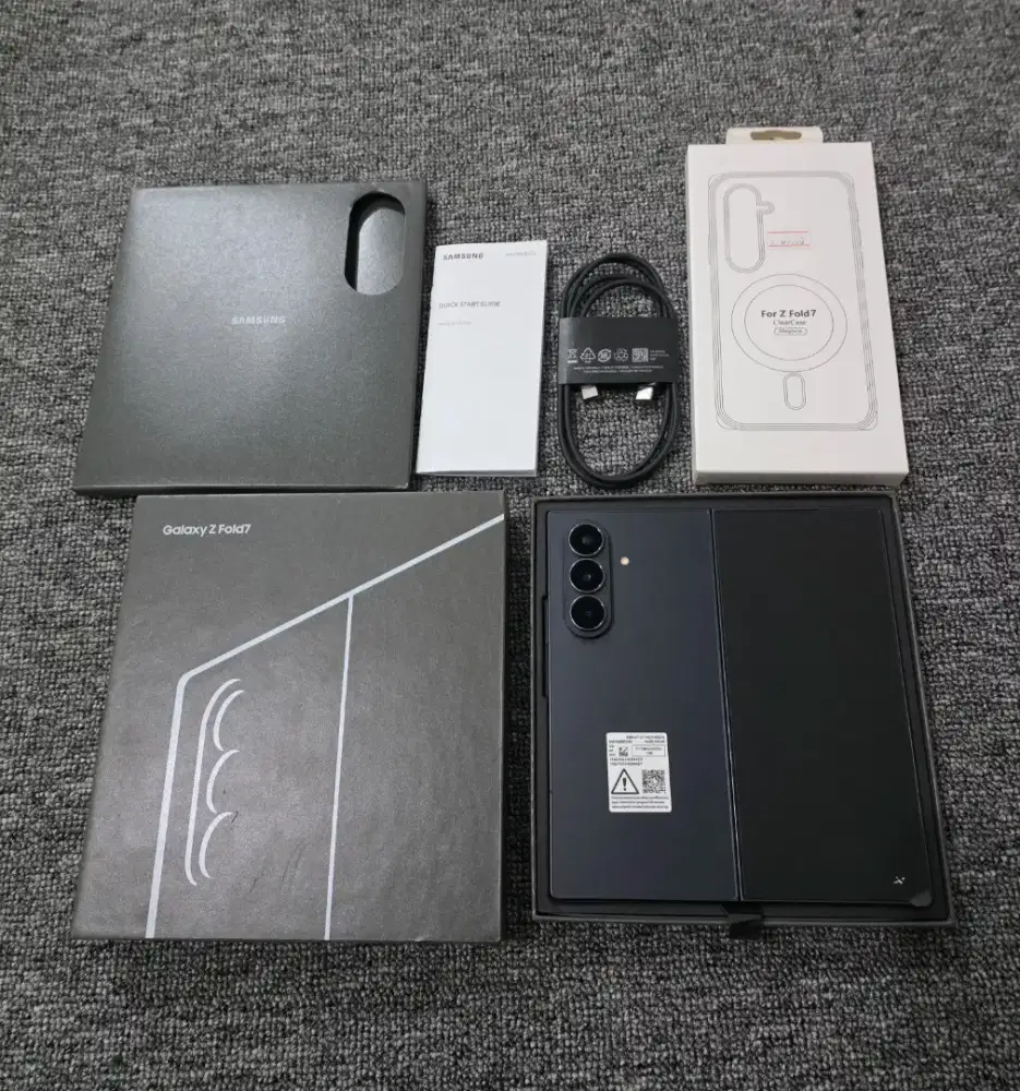 Samsung Z fold7 Ram 12/512GB Garansi resmi indonesia Z fold 7