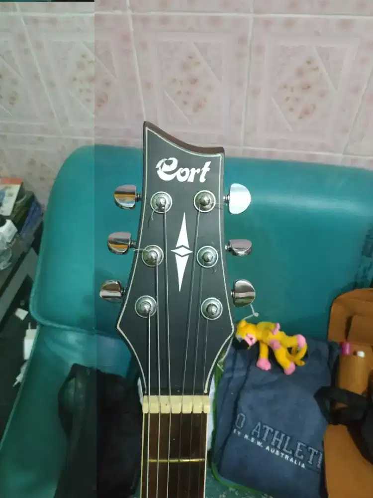 Gitar akustik Cort mulus seting senar ceper empuk cocok ngge ajaran