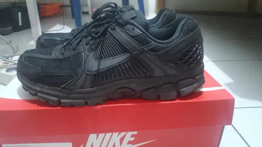 Jual BU Nike Zoom Vomero 5 Black