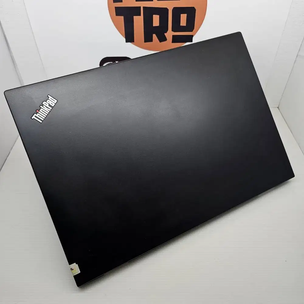 Laptop Tipis ENOVO THINKPAD X1 CARBON 8/256 SSD NO MINUS MULUS