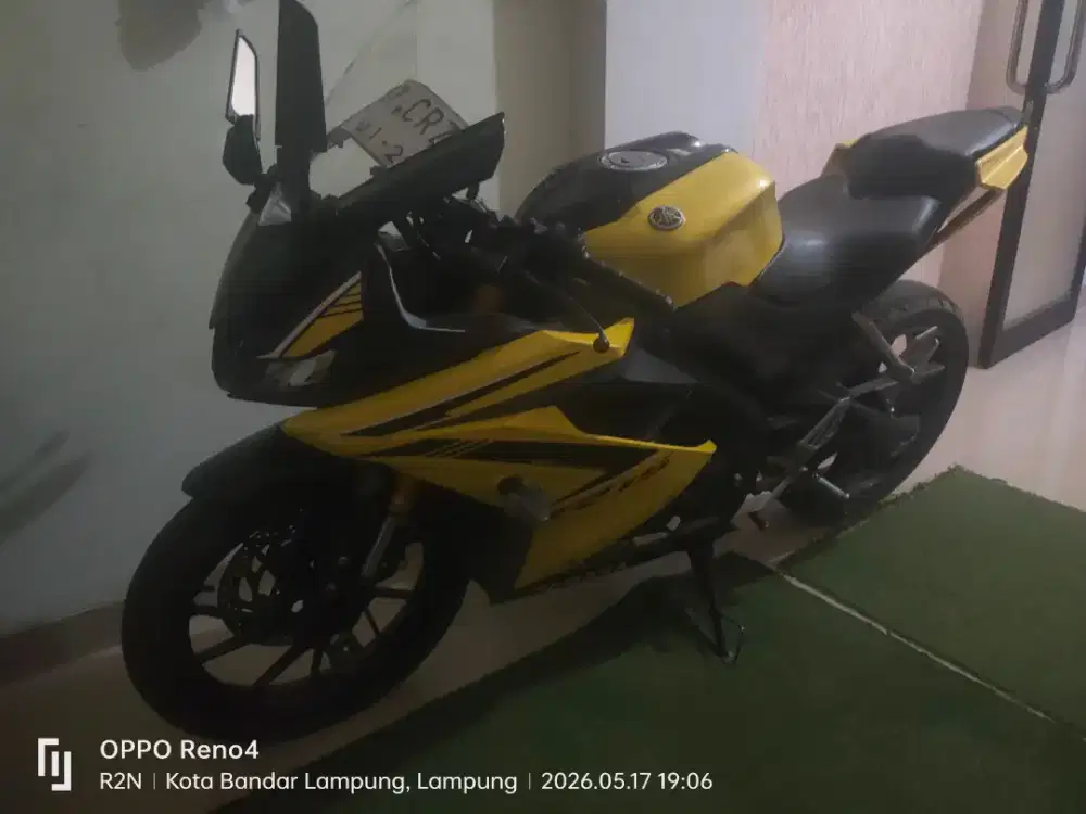 Yamaha R15 siap pake ...