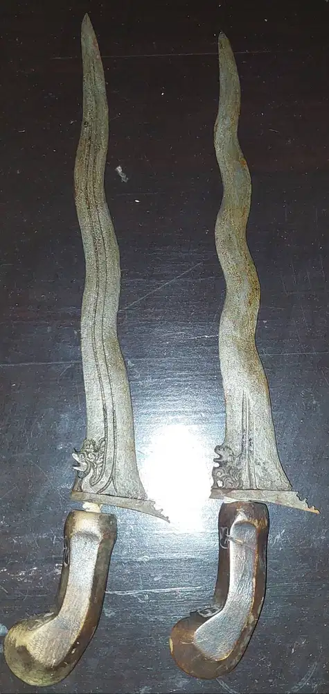 Pusaka keris nogo sosro dan singo barong