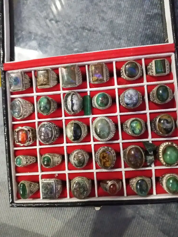 Cincin pria yang sangat unik terbuat dari batu alam indonesia